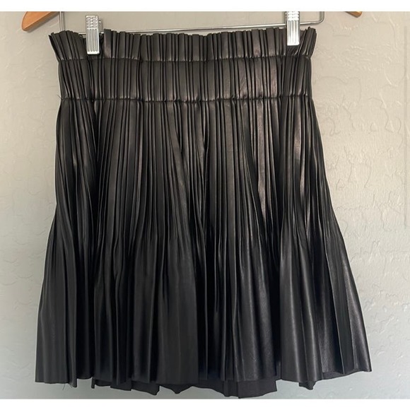 Lulus Pleated High-Waisted Vegan Leather Skirt - Size Medium - *WD26 - Picture 3 of 7